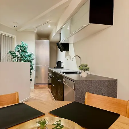 Close To The Center *